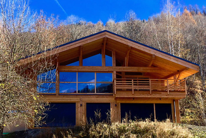 Façade Sud dans son contexte, maison architecte ste foy tarentaise