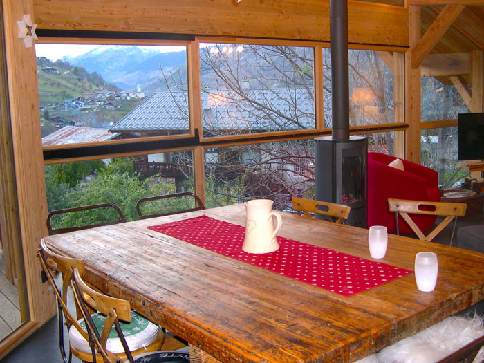 Le coin repas, maison architecte ste foy tarentaise